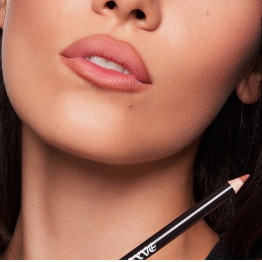 GXVE BEAUTY By Gwen Stefani Anaheim Line Clean Waterproof Lip Liner Penc…